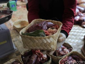 MUI Imbau Hindari Kantong Plastik Sekali Pakai untuk Bagikan Daging Kurban MUI Imbau Hindari Kantong Plastik Sekali Pakai untuk Bagikan Daging Kurban