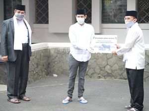 Nadiem Salat Idul Adha Bareng Eks Menag Said Agil di Masjid Kemendikbud
