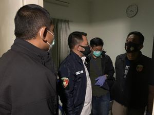 Polisi Temukan Bercak Darah di Rumah WN Taiwan Korban Pembunuhan di Bekasi Polisi Temukan Bercak Darah di Rumah WN Taiwan Korban Pembunuhan di Bekasi