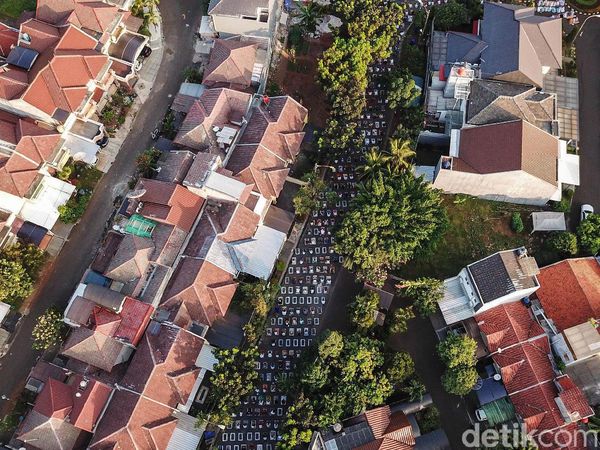 Salat Idul Adha Tetap Khusyuk Meski Jaga Jarak