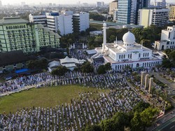 Video Jemaah Nggak Khawatir Salat Idul Adha di Masjid Al-Azhar