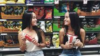 Intip Potret Kompak The Connell Twins Saat Kulineran