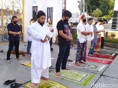 Umat Islam di Cianjur Salat Idul Adha di Masjid Agung dan Alun-alun