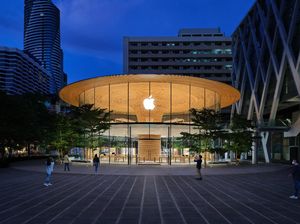 Melihat Apple Store Terbesar di Thailand yang Baru Buka
