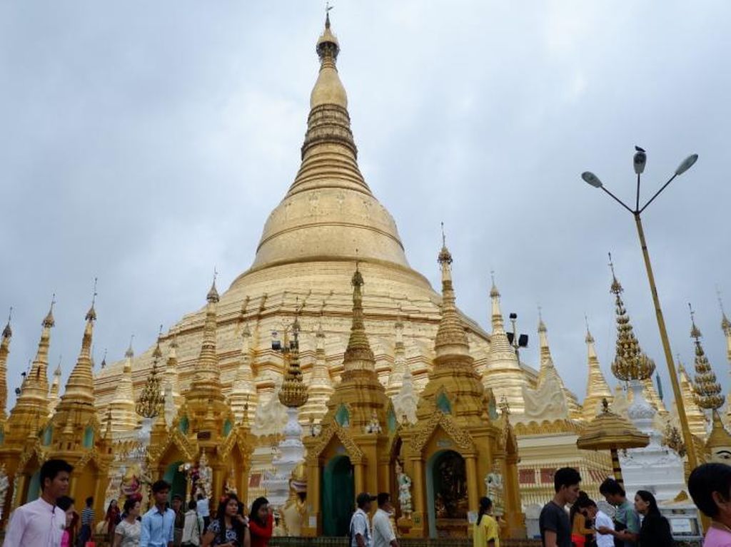 Cerita Seharian Jelajahi Negeri Seribu Pagoda Cerita Seharian Jelajahi Negeri Seribu Pagoda