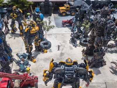 Deretan Robot Raksasa Ini Ada di Thailand Lho