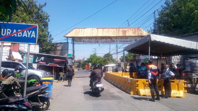 Ditutup Dampak COVID-19, Jalan Rungkut Menanggal Surabaya Kembali Dibuka Ditutup Dampak COVID-19, Jalan Rungkut Menanggal Surabaya Kembali Dibuka