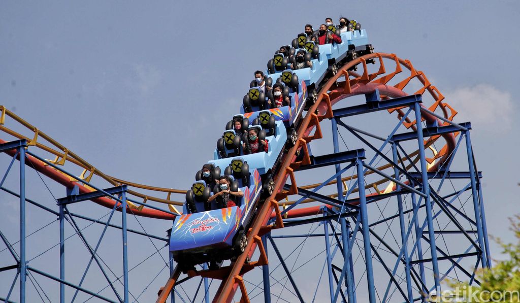 Banyak warga Jakarta menikmati liburan Idul Adha di kawasan rekreasi wisata salah satunya adalah Dufan Ancol.