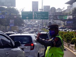 Libur Idul Adha, Volume Kendaraan dari Jakarta ke Puncak Bogor Naik 30% Libur Idul Adha, Volume Kendaraan dari Jakarta ke Puncak Bogor Naik 30%