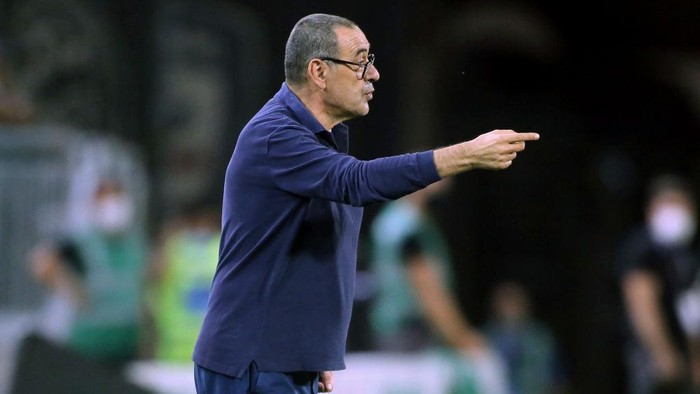 CAGLIARI, ITALY - JULY 29:  Maurizio Sarri coach of Juventus reacts  during the Serie A match between Cagliari Calcio and  Juventus at Sardegna Arena on July 29, 2020 in Cagliari, Italy.  (Photo by Enrico Locci/Getty Images)