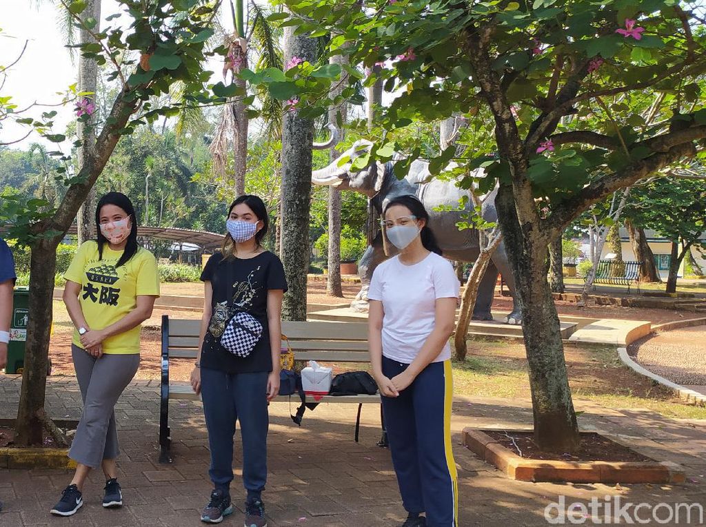 Ragam Alasan Warga ke Ragunan: Olahraga-Isi Liburan Idul Adha Ragam Alasan Warga ke Ragunan: Olahraga-Isi Liburan Idul Adha