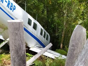 Pesawat Angkut Bansos Sembako Tergelincir di Paniai Papua