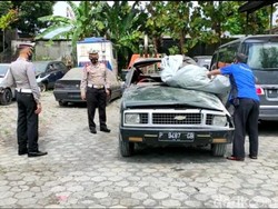 Pikap Angkut 12 Siswa Sekolah Penerbangan Kecelakaan di Jember, Satu Tewas