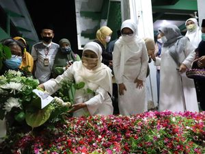 Gubernur Khofifah Dapat PR dari Gus Im Terkait COVID-19, Apa Itu? Gubernur Khofifah Dapat PR dari Gus Im Terkait COVID-19, Apa Itu?