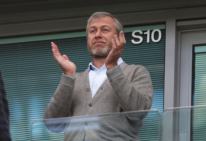 LONDON, ENGLAND - MAY 15:  Chelsea owner Roman Abramovich is seen prior to the Barclays Premier League match between Chelsea and Leicester City at Stamford Bridge on May 15, 2016 in London, England.  (Photo by Paul Gilham/Getty Images)
