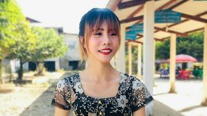 Penampilan Wanita Dengan Lingkar Pinggang Hanya 34 CM, Terkecil di Dunia?