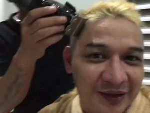 Transformasi Pasha Ungu: Rambut Pirang, Ditegur Mendagri Lalu Gundul Transformasi Pasha Ungu: Rambut Pirang, Ditegur Mendagri Lalu Gundul