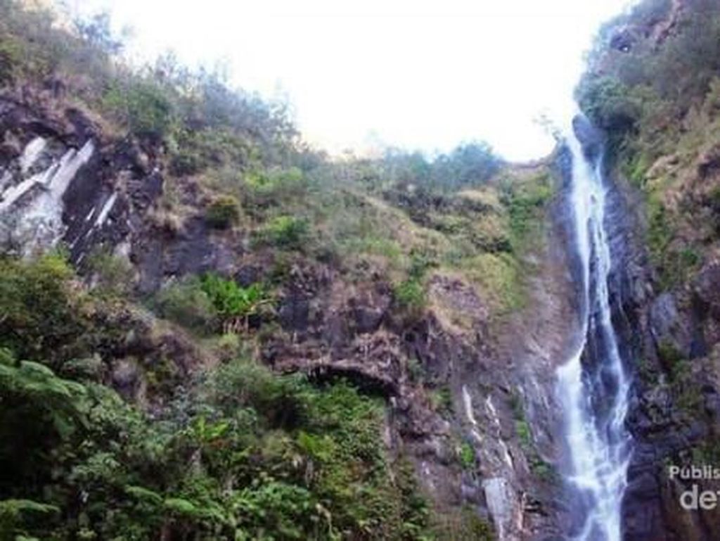 Air Terjun Sedudo Ditutup Usai Wisatawan Meninggal Kena Longsor Air Terjun Sedudo Ditutup Usai Wisatawan Meninggal Kena Longsor