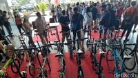 Beli Sepeda Biar Sehat Tapi Kok Berkerumun, Tidak Takut Corona?