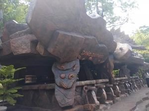 Foto: Sensasi Unik Kulineran Zaman Batu di Thailand