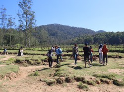 Bermain Bersama Rusa di Kampung Cai Ranca Upas