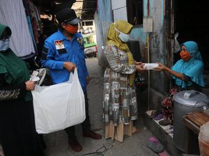 Ribuan Paket Nasi untuk Masyarakat Terdampak COVID-19