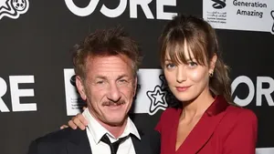 8 Fakta Leila George, Wanita Muda yang Dinikahi Sean Penn