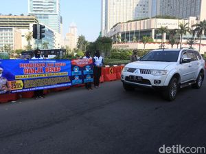 Kasus COVID-19 Masih Tinggi, Kebijakan Ganjil Genap DKI Dipertanyakan Kasus COVID-19 Masih Tinggi, Kebijakan Ganjil Genap DKI Dipertanyakan