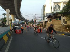Tak Ada Pemeriksaan Suhu Tubuh di CFD JLNT Antasari Jaksel Pagi Ini Tak Ada Pemeriksaan Suhu Tubuh di CFD JLNT Antasari Jaksel Pagi Ini