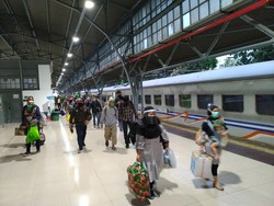 Cerita Pemudik di Stasiun Senen soal Rapid Test hingga Protokol Kesehatan di KA