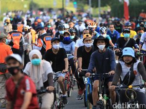Tak Ada CFD, Warga Padati Bundaran HI di Minggu Pagi