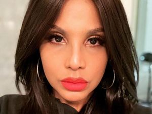 Agar Awet Muda, Toni Braxton Pakai Sex Toys di Wajah Setelah Skincare Agar Awet Muda, Toni Braxton Pakai Sex Toys di Wajah Setelah Skincare