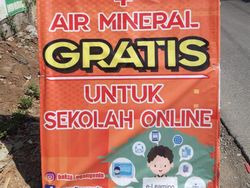 Mantap! Warung Bakso Ini Sediakan Wifi dan Air Minum Gratis Buat Anak Sekolah