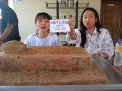 Buat Netizen Julid, Di Bekasi Ada Bakso Kuburan Tabur Cabai