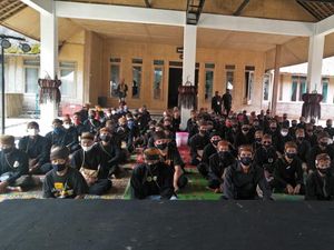 Beda! Ritual Seren Taun Kasepuhan Cisungsang Gunakan Standar COVID-19