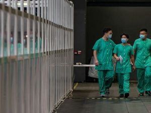 Hong Kong Hadapi Gelombang Ketiga Corona, China Kirim Staf Medis
