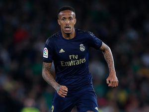 Bek Tengah Real Madrid Eder Militao Positif COVID-19