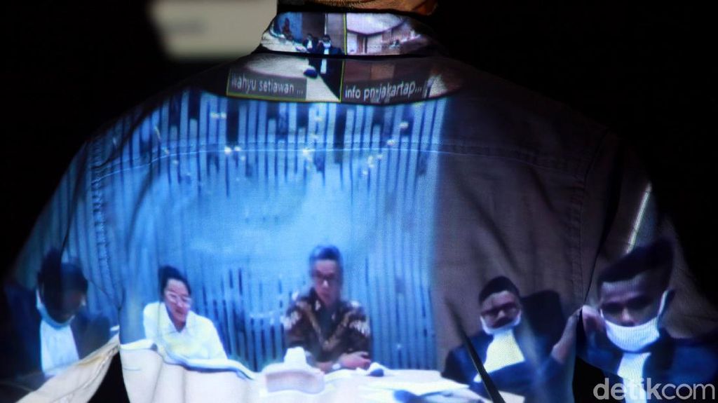 Eks Komisioner KPU Wahyu Setiawan Dituntut 8 Tahun Bui Eks Komisioner KPU Wahyu Setiawan Dituntut 8 Tahun Bui