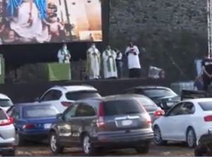 Gereja di Meksiko Berikan Layanan Ibadah Drive-in
