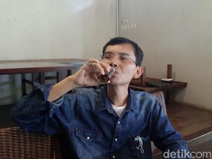 Hadi Pranoto Kembali Bikin Kehebohan Usai Dipolisikan Hadi Pranoto Kembali Bikin Kehebohan Usai Dipolisikan