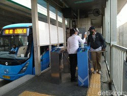 Tak Ada Antrean Panjang di Halte TransJ Lebak Bulus Meski Gage Berlaku