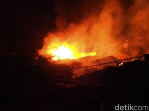 Pemukiman Penduduk di Gunung Kemendur Balikpapan Terbakar