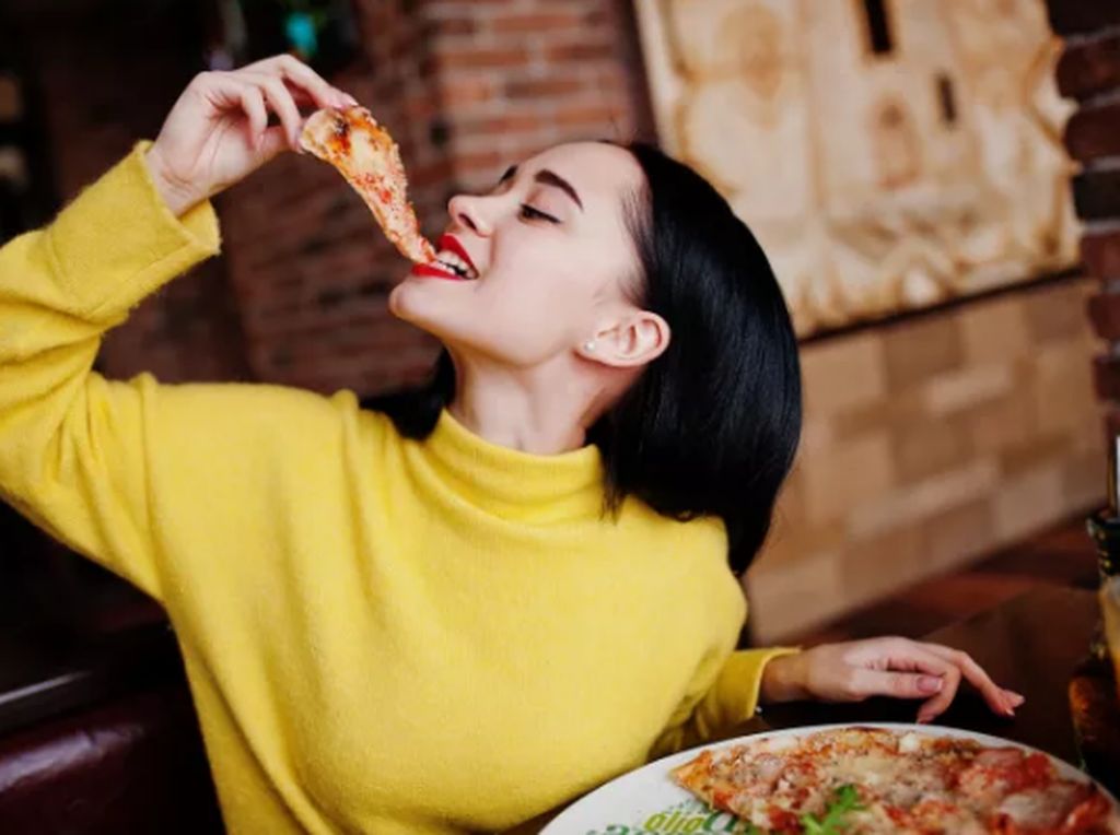 Makan Banyak Tapi Gak Pernah Gendut? Ini Penjelasan Ilmiahnya Makan Banyak Tapi Gak Pernah Gendut? Ini Penjelasan Ilmiahnya