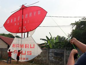 Tangsel Punya Layang-layang Raksasa Berbobot 50 Kg Lho Tangsel Punya Layang-layang Raksasa Berbobot 50 Kg Lho