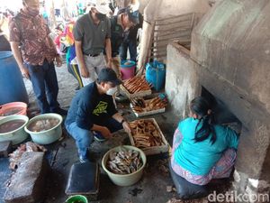 Temui Warga Pesisir Surabaya, Machfud Arifin Dicurhati Sulitnya Air Bersih