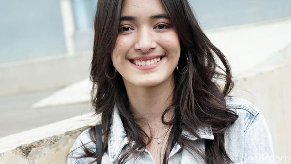 Senyum Mawar de Jongh Usai Makan Malam bareng Keluarga Bryan Domani