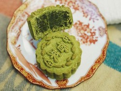 Unik! Bukan Telur Asin, Mooncake Ini Isiannya Daun Ketumbar