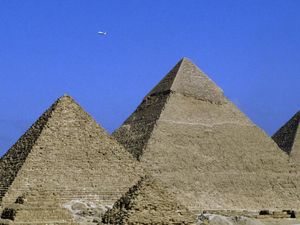 Mengulik Piramida di Mesir, sejak Kapan & Siapa yang Pertama Membangun? Mengulik Piramida di Mesir, sejak Kapan & Siapa yang Pertama Membangun?