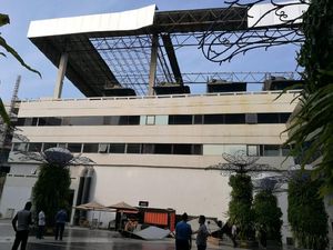 Penampakan Sisi Atap Gedung Parkir Bandara Soetta Lepas