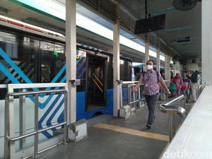 Etika Gunakan Transportasi Umum Saat Pandemi di Mata Dokter Etika Gunakan Transportasi Umum Saat Pandemi di Mata Dokter